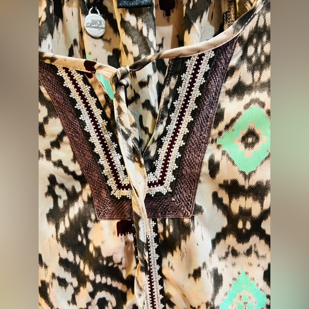 BKE Buckle Multicolor Patterned Blouse - EUC • Large - Picture 5 of 6